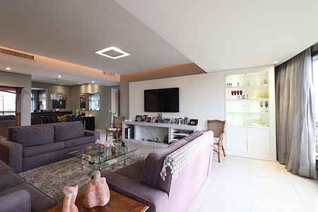 Apartamento à venda com 200m², 4 quartos e 3 vagasSala de TV