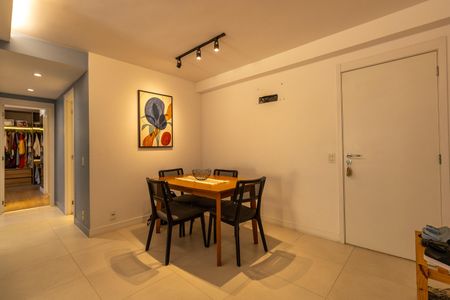 Apartamento à venda com 95m², 3 quartos e 1 vaga Apartamento à venda com 95m², 3 quartos e 1 vagaSala