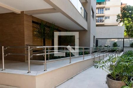 Apartamento à venda com 95m², 3 quartos e 1 vaga Apartamento à venda com 95m², 3 quartos e 1 vagaHall