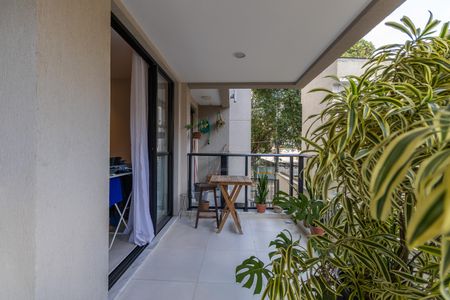 Apartamento à venda com 95m², 3 quartos e 1 vaga Apartamento à venda com 95m², 3 quartos e 1 vagaVaranda