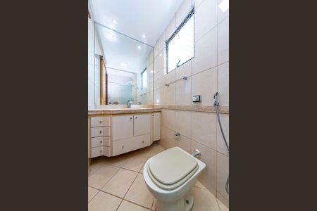 Apartamento à venda com 240m², 4 quartos e 3 vagas Apartamento à venda com 240m², 4 quartos e 3 vagasBanheiro da Suíte