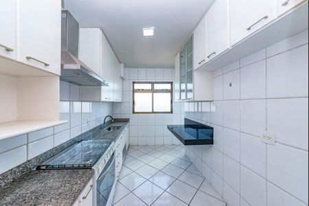 Apartamento à venda com 240m², 4 quartos e 3 vagas Apartamento à venda com 240m², 4 quartos e 3 vagasCozinha