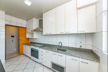 Apartamento à venda com 240m², 4 quartos e 3 vagas Apartamento à venda com 240m², 4 quartos e 3 vagasCozinha