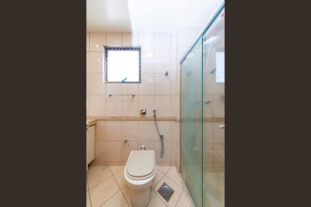 Apartamento à venda com 240m², 4 quartos e 3 vagas Apartamento à venda com 240m², 4 quartos e 3 vagasBanheiro da Suíte