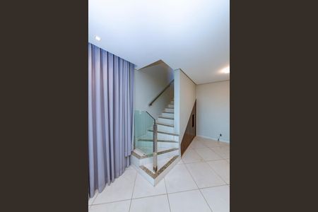 Apartamento à venda com 240m², 4 quartos e 3 vagas Apartamento à venda com 240m², 4 quartos e 3 vagasTerraço