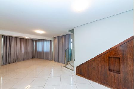 Apartamento à venda com 240m², 4 quartos e 3 vagas Apartamento à venda com 240m², 4 quartos e 3 vagasSala 1