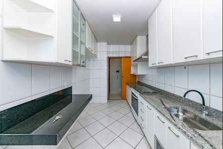 Apartamento à venda com 240m², 4 quartos e 3 vagas Apartamento à venda com 240m², 4 quartos e 3 vagasCozinha