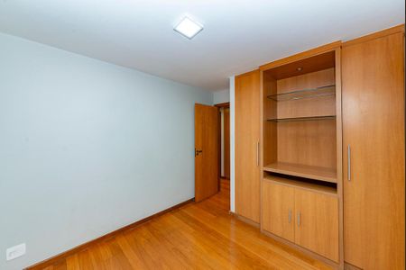 Apartamento à venda com 240m², 4 quartos e 3 vagas Apartamento à venda com 240m², 4 quartos e 3 vagasQuarto 3