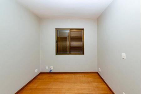 Apartamento à venda com 240m², 4 quartos e 3 vagas Apartamento à venda com 240m², 4 quartos e 3 vagasQuarto