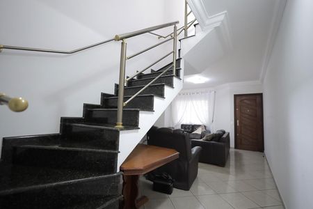 Casa à venda com 152m², 4 quartos e 3 vagasEscada