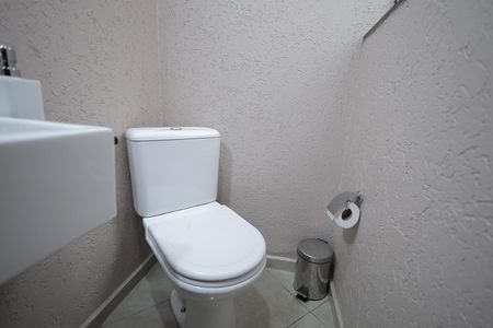 Casa à venda com 152m², 4 quartos e 3 vagasBanheiro 1