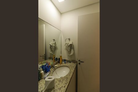 Apartamento à venda com 76m², 3 quartos e 2 vagas Apartamento à venda com 76m², 3 quartos e 2 vagasBanheiro Social