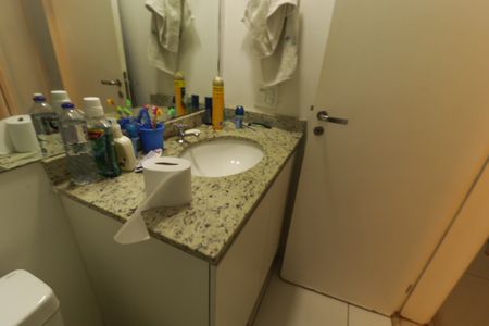 Apartamento à venda com 76m², 3 quartos e 2 vagas Apartamento à venda com 76m², 3 quartos e 2 vagasBanheiro Social