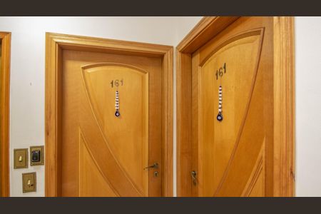 Apartamento à venda com 170m², 3 quartos e 1 vaga Apartamento à venda com 170m², 3 quartos e 1 vagaPorta