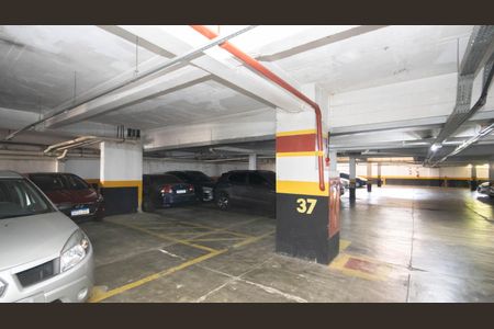 Apartamento à venda com 170m², 3 quartos e 1 vaga Apartamento à venda com 170m², 3 quartos e 1 vagaGaragem