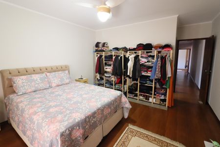 Casa à venda com 161m², 3 quartos e 2 vagasSuíte 1