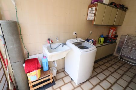 Casa à venda com 161m², 3 quartos e 2 vagasÁrea de Serviço