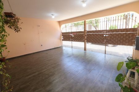 Casa à venda com 161m², 3 quartos e 2 vagasGaragem