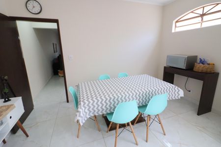 Casa à venda com 161m², 3 quartos e 2 vagasCozinha