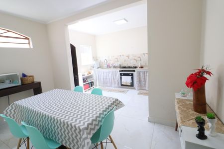 Casa à venda com 161m², 3 quartos e 2 vagasCozinha