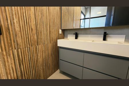 Casa de condomínio à venda com 480m², 2 quartos e 2 vagasBanheiro da Suíte 2