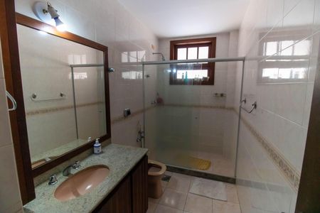 Casa de condomínio à venda com 350m², 5 quartos e 5 vagas Casa de condomínio à venda com 350m², 5 quartos e 5 vagasBanheiro Social 2