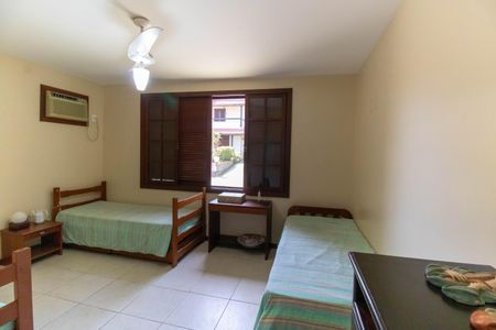 Casa de condomínio à venda com 350m², 5 quartos e 5 vagas Casa de condomínio à venda com 350m², 5 quartos e 5 vagasSuíte 1