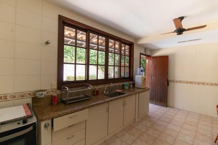 Casa de condomínio à venda com 350m², 5 quartos e 5 vagas Casa de condomínio à venda com 350m², 5 quartos e 5 vagasCozinha 2