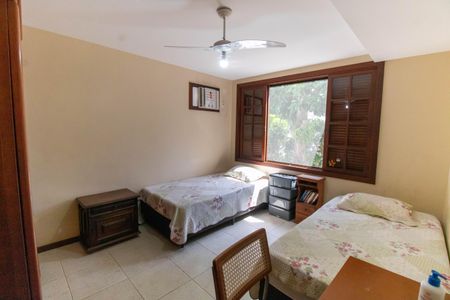 Casa de condomínio à venda com 350m², 5 quartos e 5 vagas Casa de condomínio à venda com 350m², 5 quartos e 5 vagasQuarto 2