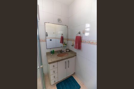 Casa de condomínio à venda com 350m², 5 quartos e 5 vagas Casa de condomínio à venda com 350m², 5 quartos e 5 vagasBanheiro da Suíte