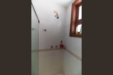 Casa de condomínio à venda com 350m², 5 quartos e 5 vagas Casa de condomínio à venda com 350m², 5 quartos e 5 vagasBanheiro Social 2