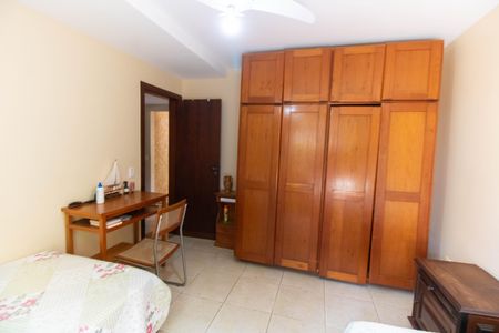Casa de condomínio à venda com 350m², 5 quartos e 5 vagas Casa de condomínio à venda com 350m², 5 quartos e 5 vagasQuarto 2