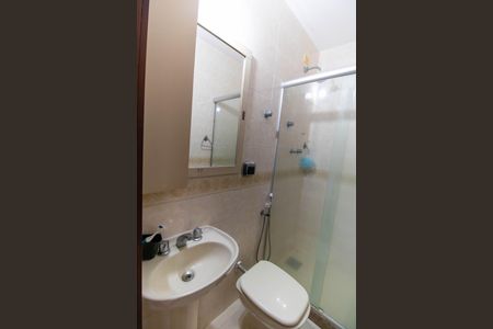 Casa de condomínio à venda com 350m², 5 quartos e 5 vagas Casa de condomínio à venda com 350m², 5 quartos e 5 vagasBanheiro da Suíte 2