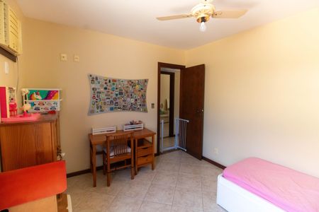 Casa de condomínio à venda com 350m², 5 quartos e 5 vagas Casa de condomínio à venda com 350m², 5 quartos e 5 vagasQuarto 1