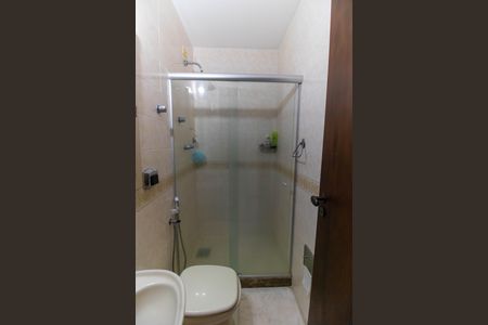 Casa de condomínio à venda com 350m², 5 quartos e 5 vagas Casa de condomínio à venda com 350m², 5 quartos e 5 vagasBanheiro da Suíte 2