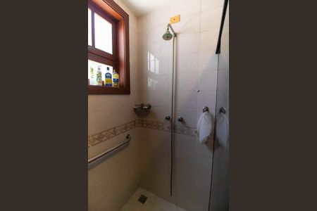 Casa de condomínio à venda com 350m², 5 quartos e 5 vagas Casa de condomínio à venda com 350m², 5 quartos e 5 vagasBanheiro da Suíte 1