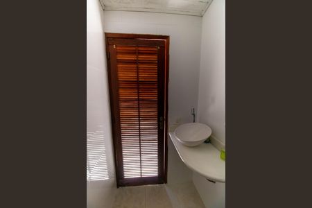 Casa de condomínio à venda com 350m², 5 quartos e 5 vagas Casa de condomínio à venda com 350m², 5 quartos e 5 vagasBanheiro Externo
