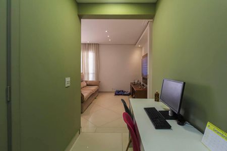 Apartamento à venda com 132m², 3 quartos e 2 vagas Apartamento à venda com 132m², 3 quartos e 2 vagasEscritório