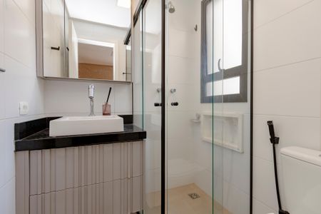 Casa de condomínio para alugar com 114m², 2 quartos e 1 vaga Casa de condomínio para alugar com 114m², 2 quartos e 1 vagaBanheiro da Suíte 1