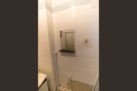 Banheiro de kitnet/studio para alugar com 1 quarto, 30m² em Centro, Niterói