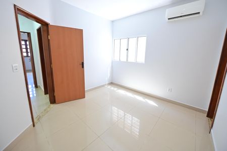 Casa para alugar com 221m², 3 quartos e 3 vagas Casa para alugar com 221m², 3 quartos e 3 vagasSuíte 2