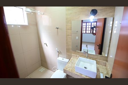 Casa para alugar com 221m², 3 quartos e 3 vagas Casa para alugar com 221m², 3 quartos e 3 vagasBanheiro da Suíte 1