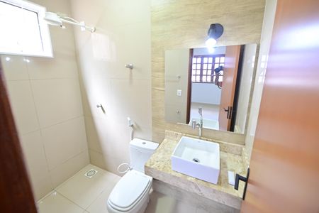 Casa para alugar com 221m², 3 quartos e 3 vagas Casa para alugar com 221m², 3 quartos e 3 vagasBanheiro da Suíte 1