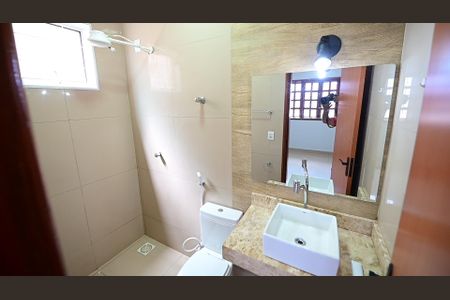 Casa para alugar com 221m², 3 quartos e 3 vagas Casa para alugar com 221m², 3 quartos e 3 vagasBanheiro da Suíte 1