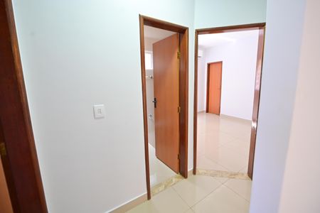 Casa para alugar com 221m², 3 quartos e 3 vagas Casa para alugar com 221m², 3 quartos e 3 vagasHall