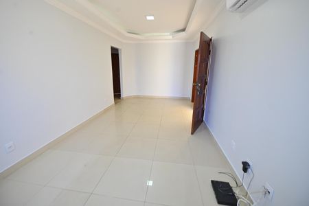 Sala de casa para alugar com 3 quartos, 221m² em Jardim América, Goiânia
