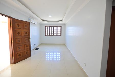 Sala de casa para alugar com 3 quartos, 221m² em Jardim América, Goiânia