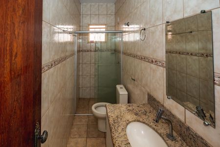 Casa para alugar com 180m², 3 quartos e 2 vagasBanheiro Social