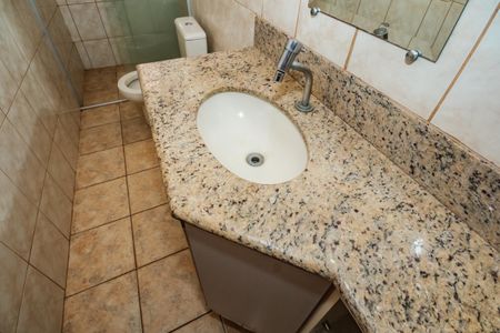 Casa para alugar com 180m², 3 quartos e 2 vagasBanheiro Social