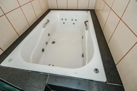 Casa para alugar com 180m², 3 quartos e 2 vagasBanheiro da Suíte